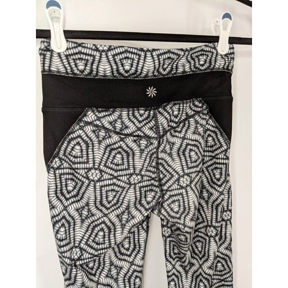 Athleta Capri Leggings Sz Small Geometric Print Chaturanga Yoga Black Gray - Picture 7 of 8